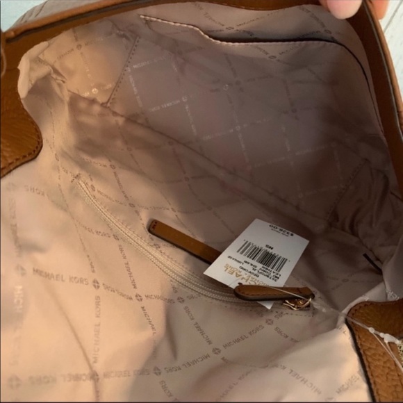 New Mk 🥰shoulder / crossbody Bedford bag - Picture 5 of 7